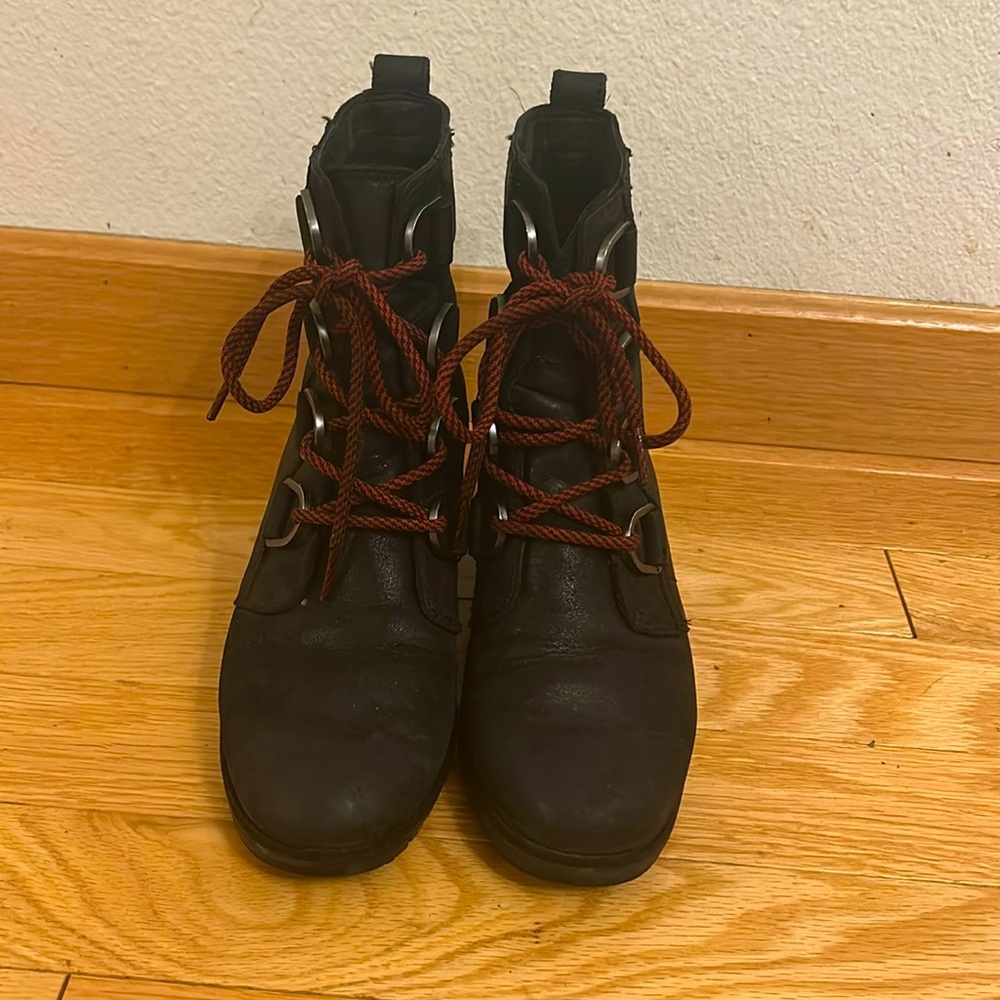 Sorel Cate Lace Up Waterproof Boot, size 6